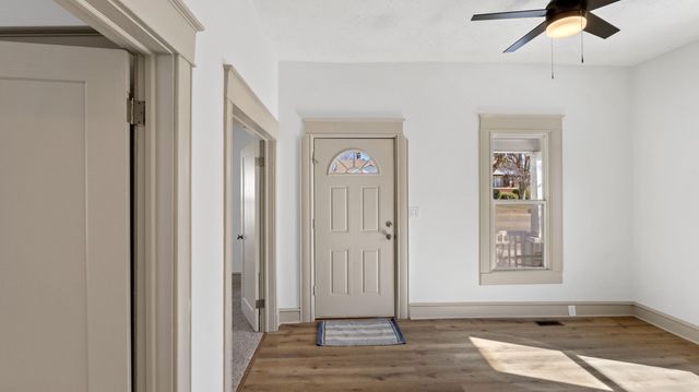 2217 N National Avenue, Springfield, MO 65803