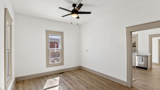 2217 N National Avenue, Springfield, MO 65803