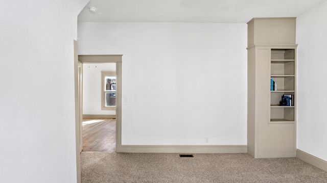 2217 N National Avenue, Springfield, MO 65803