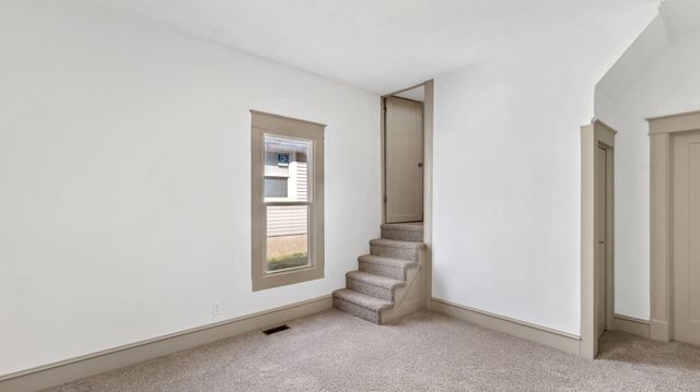 2217 N National Avenue, Springfield, MO 65803