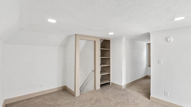 2217 N National Avenue, Springfield, MO 65803