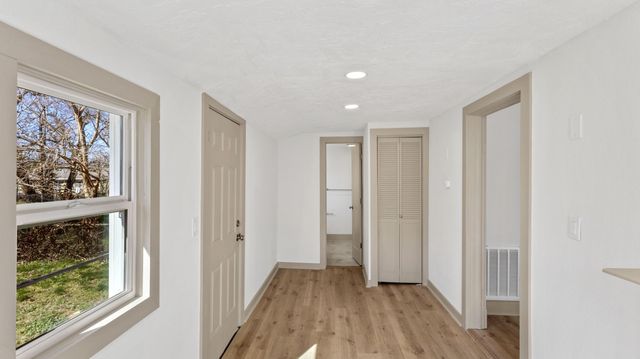 2217 N National Avenue, Springfield, MO 65803