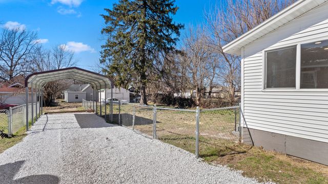 2217 N National Avenue, Springfield, MO 65803