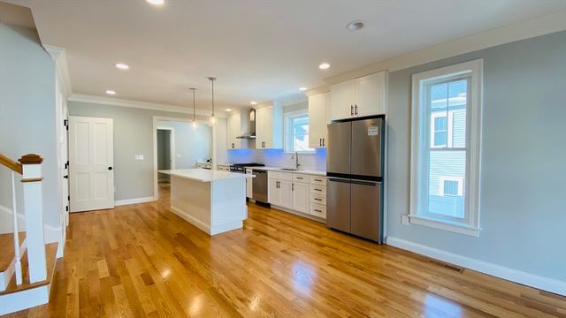 211 West St 211, Needham, MA 02494