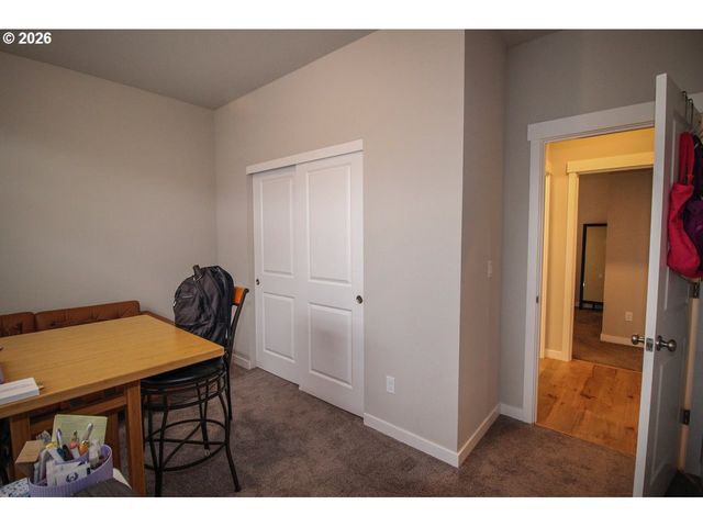 1683 S QUARTZ Dr, Cornelius, OR 97113