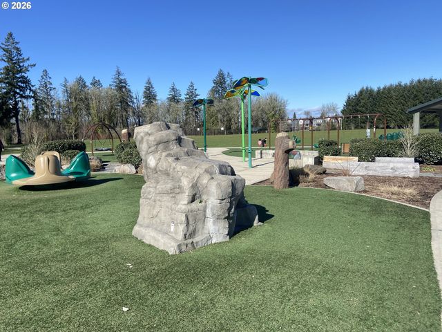 1683 S QUARTZ Dr, Cornelius, OR 97113