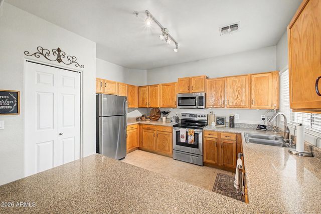 2801 N LITCHFIELD Road 82, Goodyear, AZ 85395