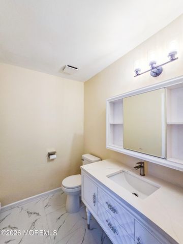 220C Manchester Lane, Monroe, NJ 08831