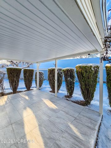 220C Manchester Lane, Monroe, NJ 08831