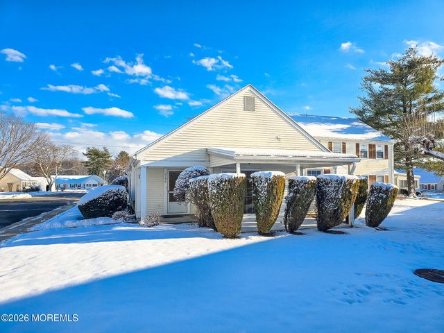 220C Manchester Lane, Monroe, NJ 08831