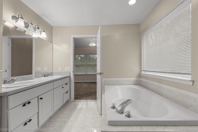 25274 Christina Drive, Brownstown Charter Township, MI 48134