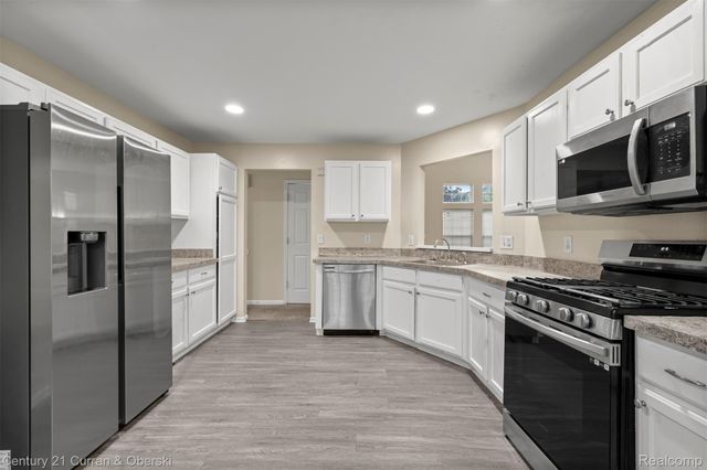 25274 Christina Drive, Brownstown Charter Township, MI 48134