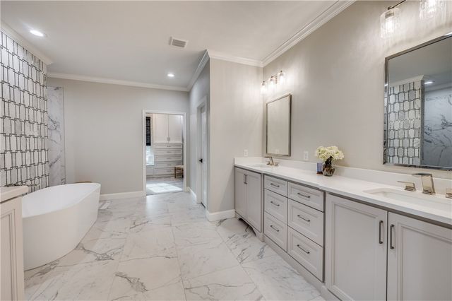 164 Water View Lane, Robinson, TX 76706