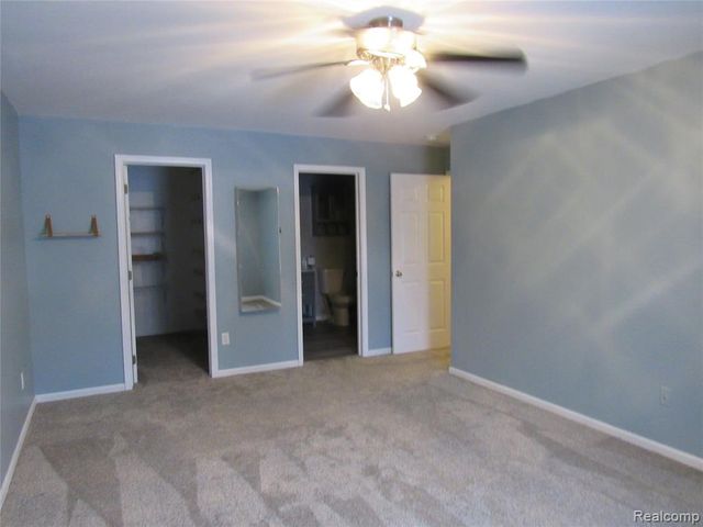 798 Amberly Drive B, Waterford, MI 48328