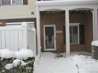798 Amberly Drive B, Waterford, MI 48328