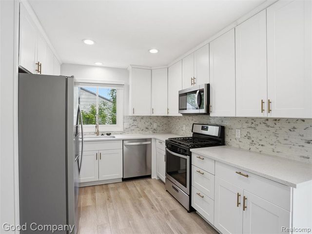 2793 Weaverton Road, Rochester Hills, MI 48307