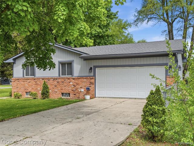 2793 Weaverton Road, Rochester Hills, MI 48307