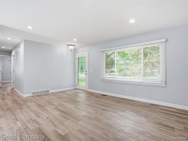 2793 Weaverton Road, Rochester Hills, MI 48307