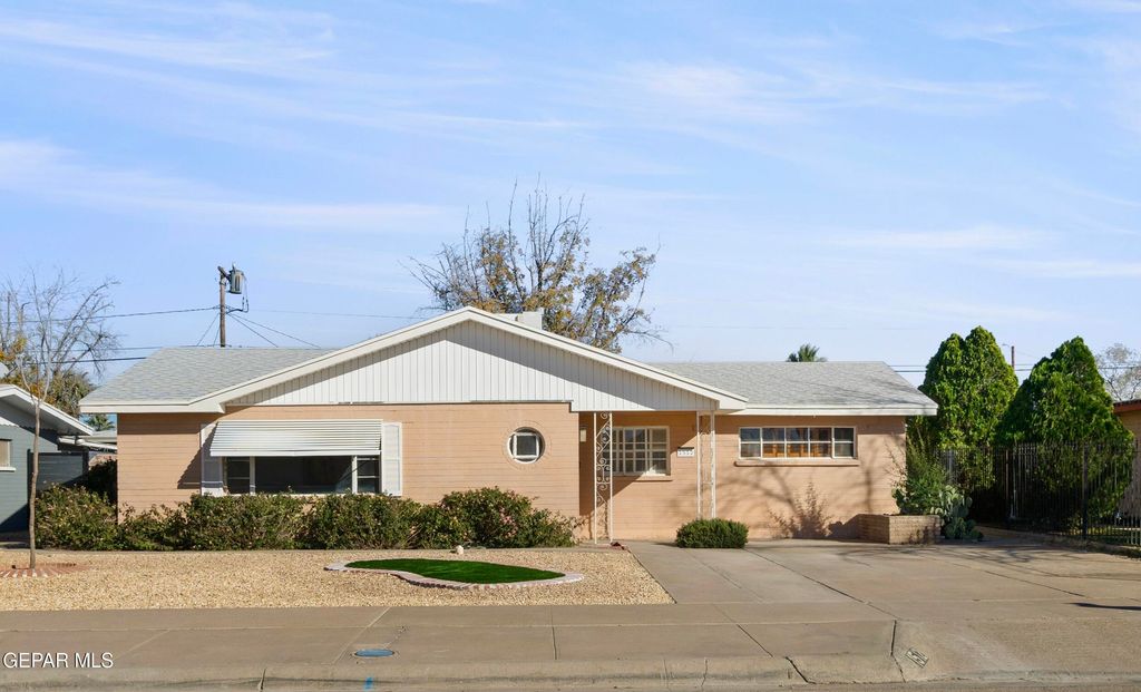 1512 Meadowview Drive, El Paso, TX 79925