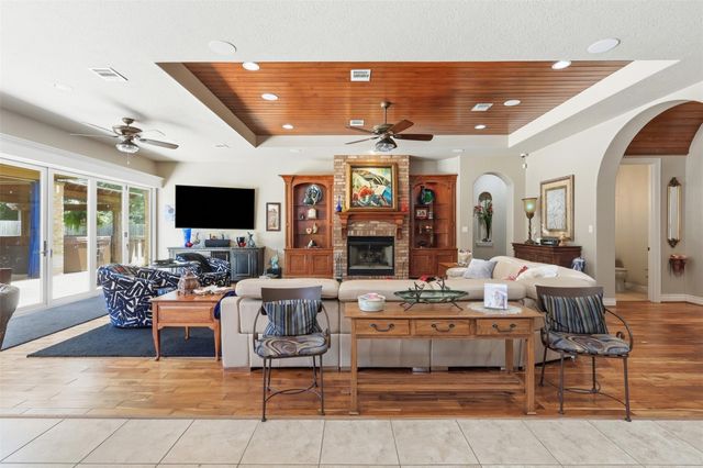 151 Lyndsey Drive, Montgomery, TX 77316