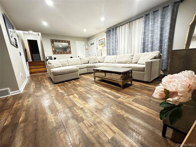 65 Hy Vue Drive, Newburgh, NY 12550