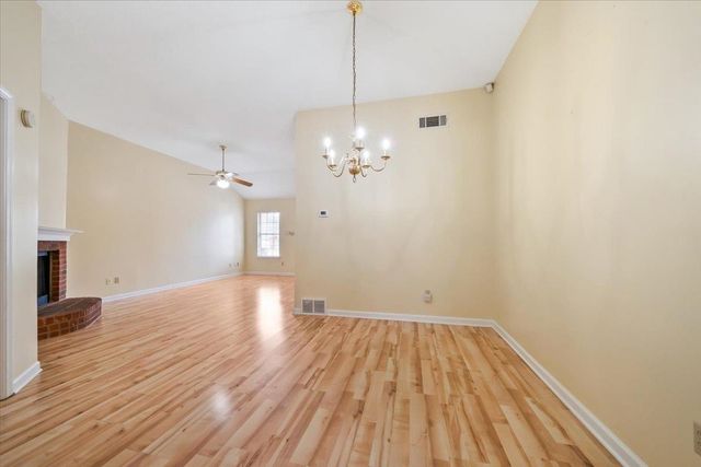 1584 BEAVER TRAIL RD, Memphis, TN 38016