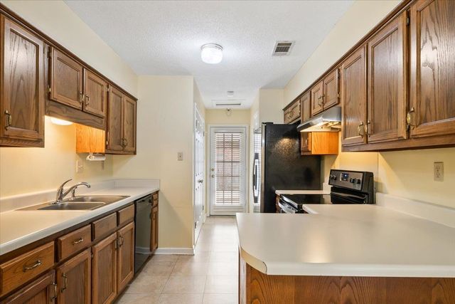 1584 BEAVER TRAIL RD, Memphis, TN 38016