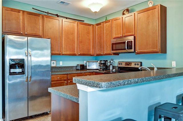 4316 Hillingdon Bnd Apt 305, Chesapeake, VA 23321