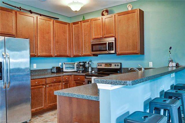 4316 Hillingdon Bnd Apt 305, Chesapeake, VA 23321