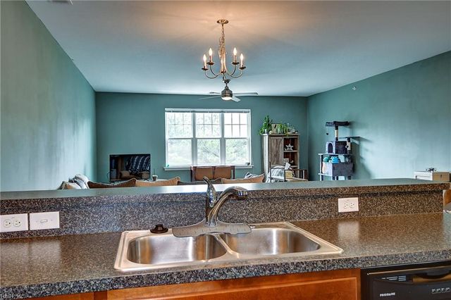 4316 Hillingdon Bnd Apt 305, Chesapeake, VA 23321