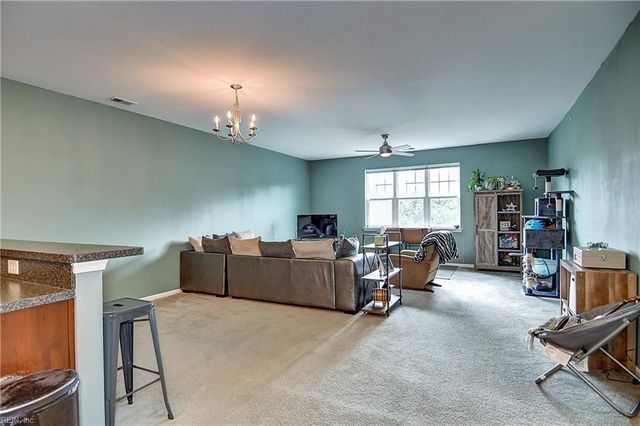 4316 Hillingdon Bnd Apt 305, Chesapeake, VA 23321