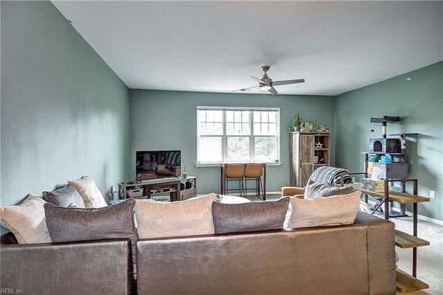 4316 Hillingdon Bnd Apt 305, Chesapeake, VA 23321