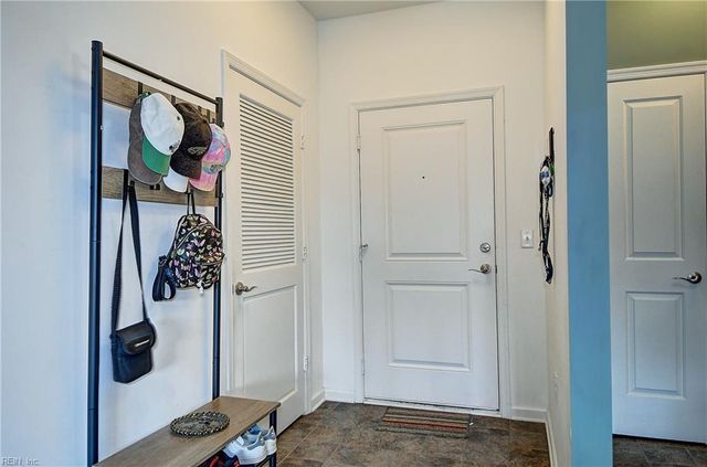 4316 Hillingdon Bnd Apt 305, Chesapeake, VA 23321