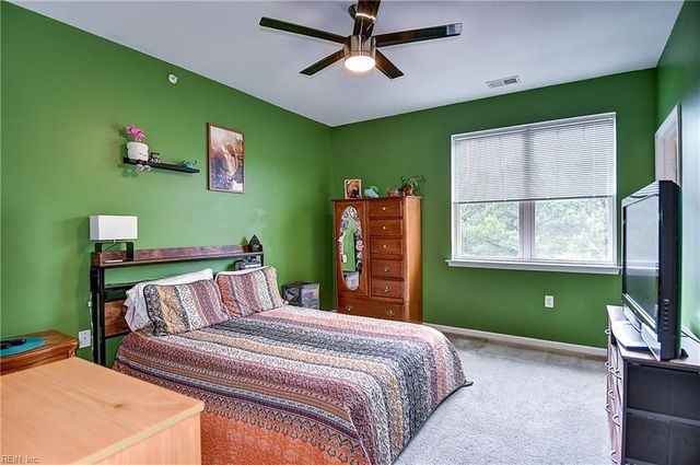 4316 Hillingdon Bnd Apt 305, Chesapeake, VA 23321