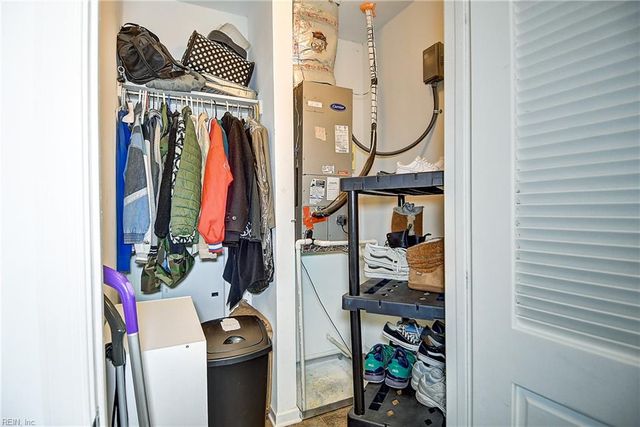 4316 Hillingdon Bnd Apt 305, Chesapeake, VA 23321