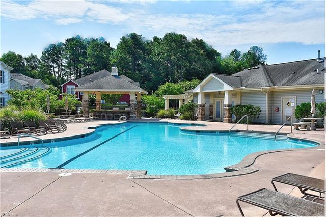 4316 Hillingdon Bnd Apt 305, Chesapeake, VA 23321