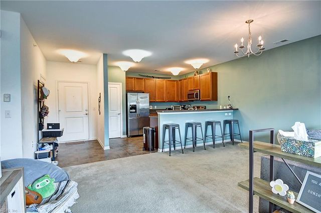 4316 Hillingdon Bnd Apt 305, Chesapeake, VA 23321