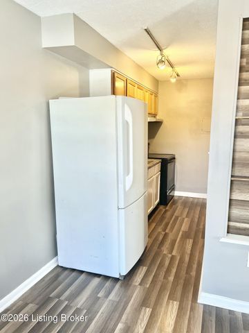 4501 S 6th St APT 78, Louisville, KY 40214