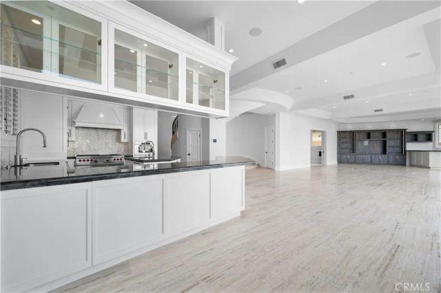 45 Linda Isle, Newport Beach, CA 92660