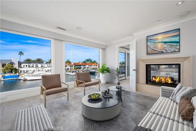 45 Linda Isle, Newport Beach, CA 92660