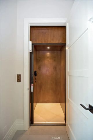 45 Linda Isle, Newport Beach, CA 92660