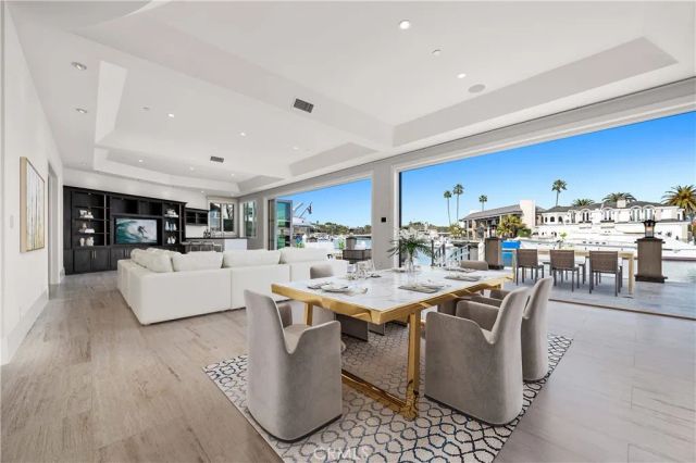 45 Linda Isle, Newport Beach, CA 92660