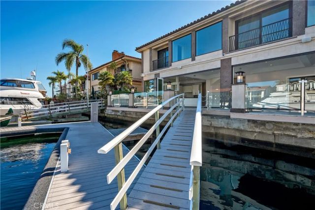 45 Linda Isle, Newport Beach, CA 92660