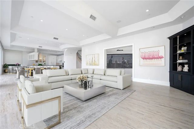 45 Linda Isle, Newport Beach, CA 92660