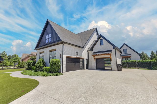 1018 Julian Way, Murfreesboro, TN 37128