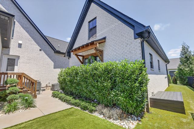 1018 Julian Way, Murfreesboro, TN 37128