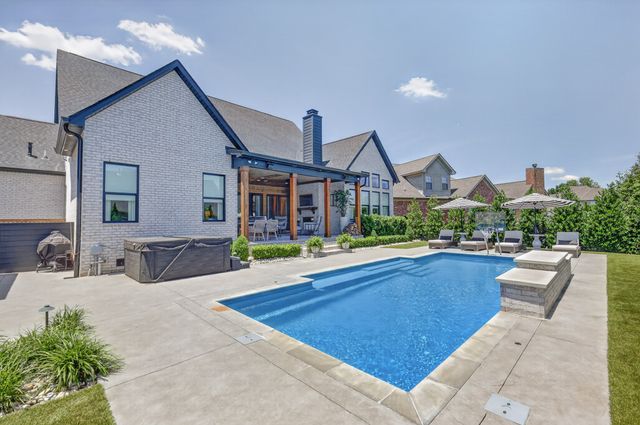 1018 Julian Way, Murfreesboro, TN 37128