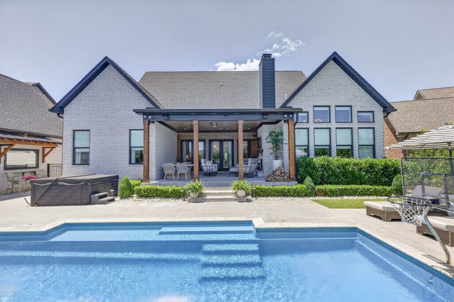 1018 Julian Way, Murfreesboro, TN 37128