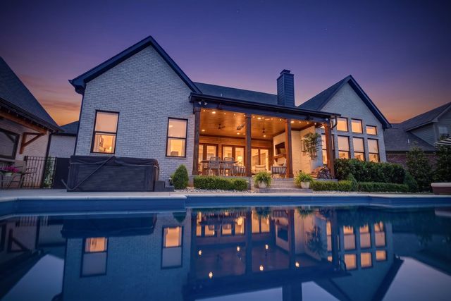 1018 Julian Way, Murfreesboro, TN 37128