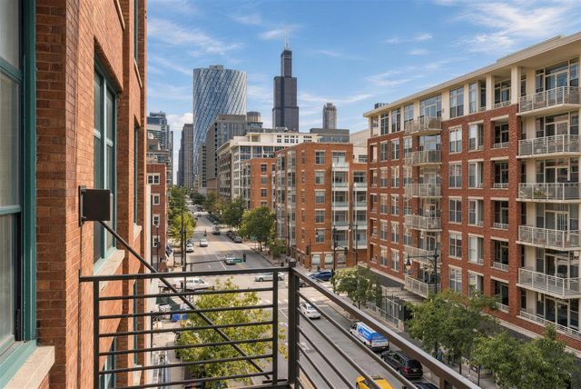 1016 W Madison Street 4S, Chicago, IL 60607